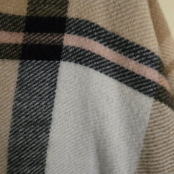 Super Soft Lightweight Plaid Fringe Blanket Wrap One Size - Picture 4 of 5